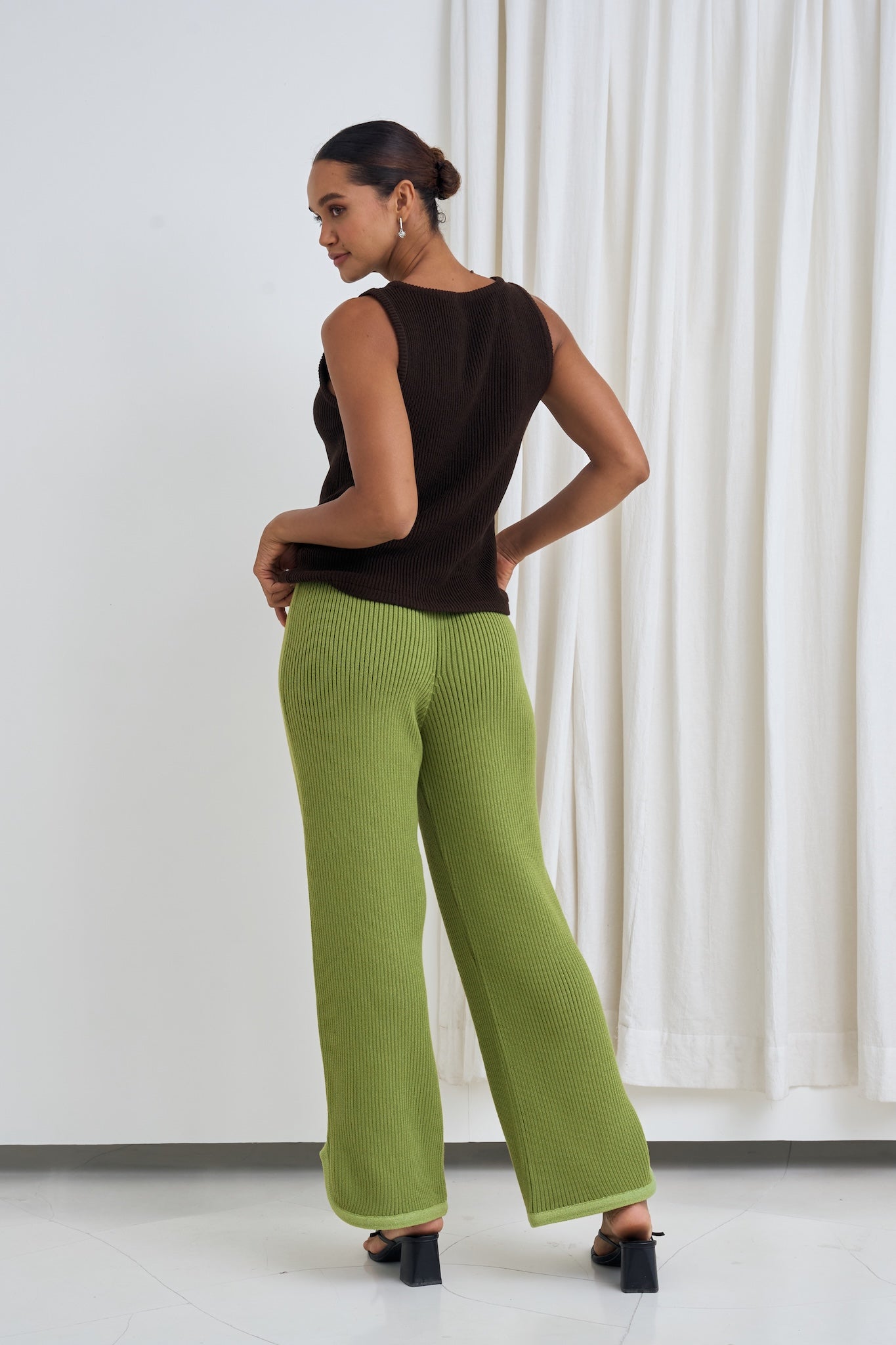 The Soi Unisex Singlet