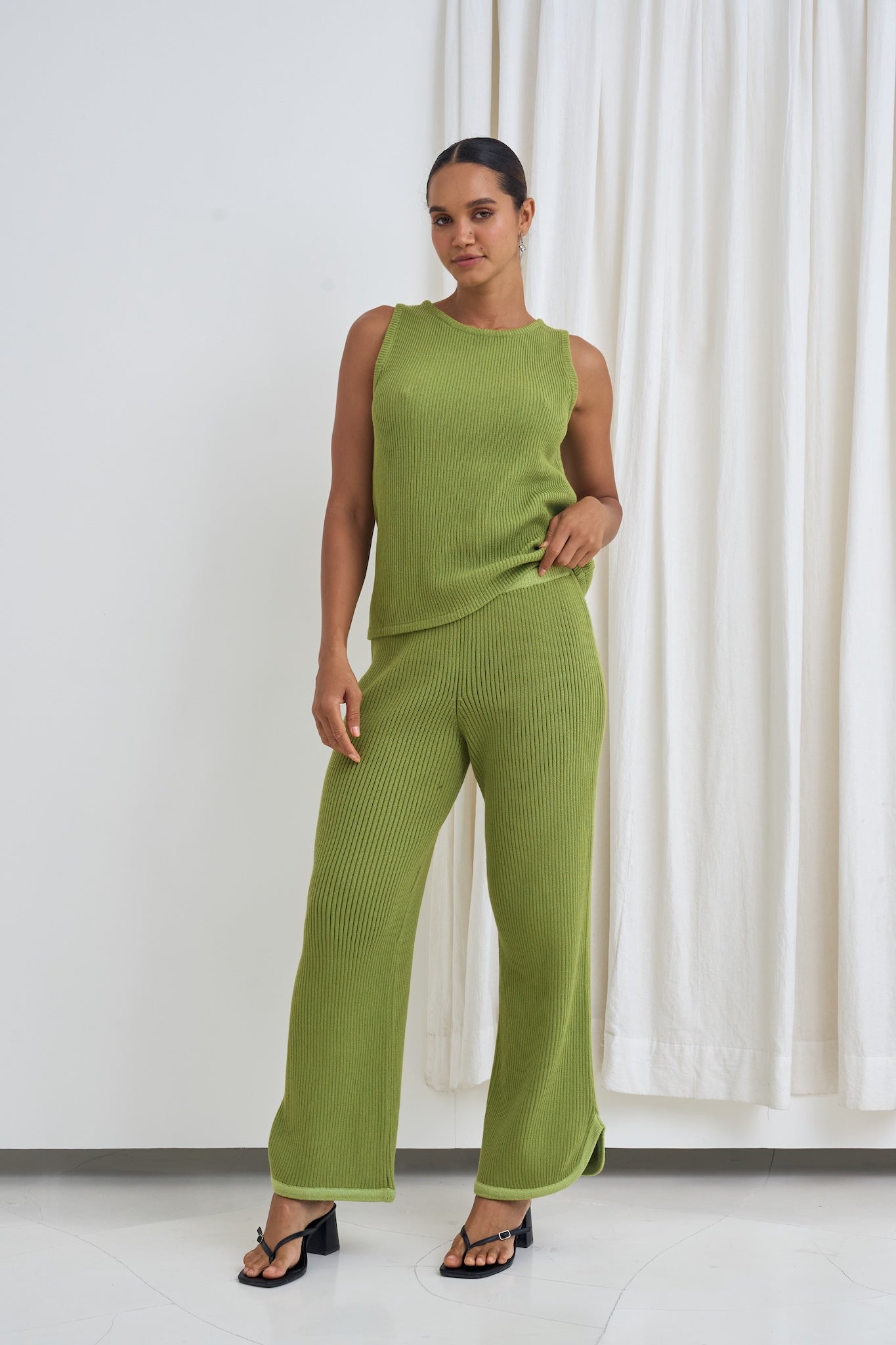 The Soi Unisex Singlet